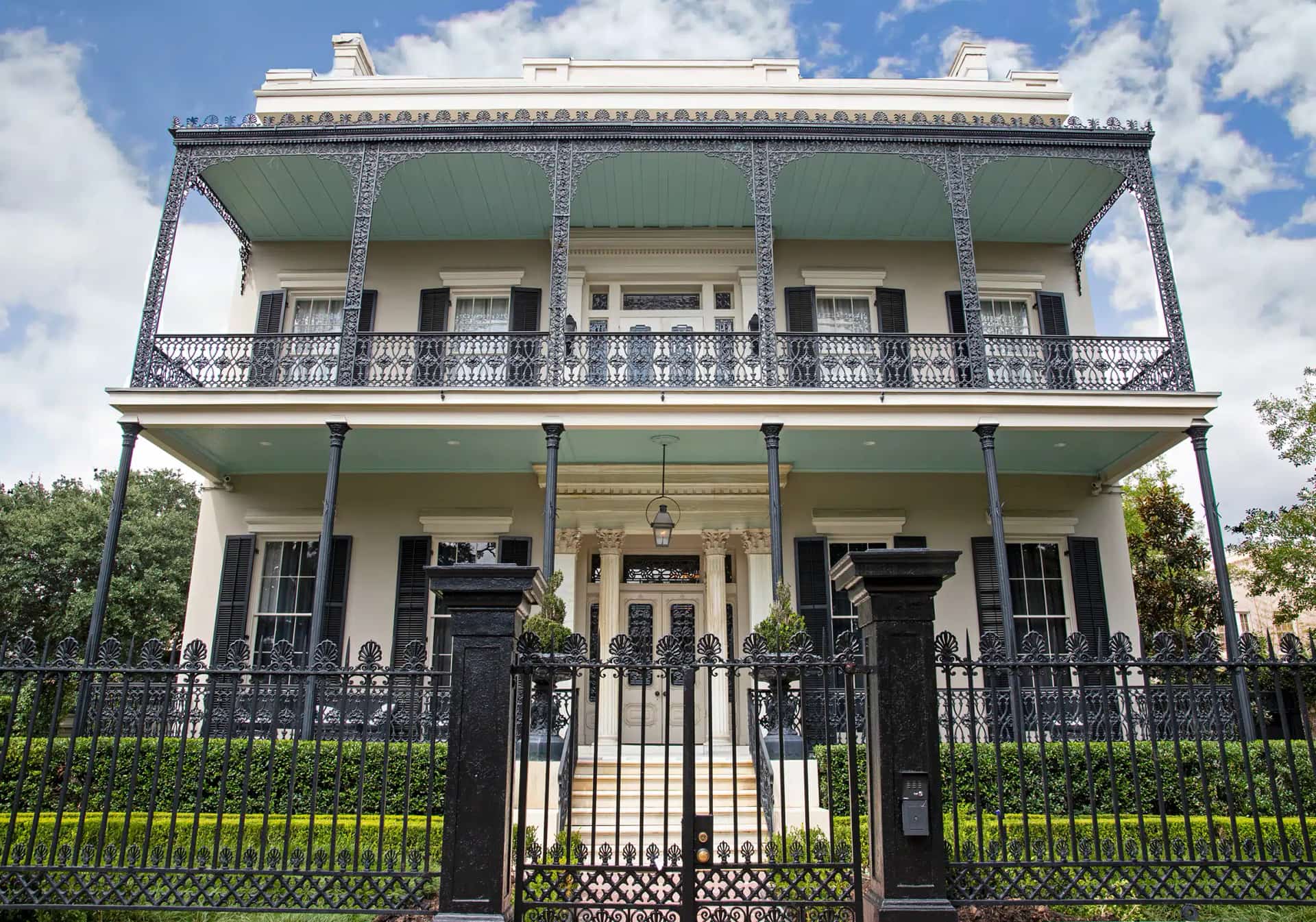 Historic mansion in the Garden District, New Orleans