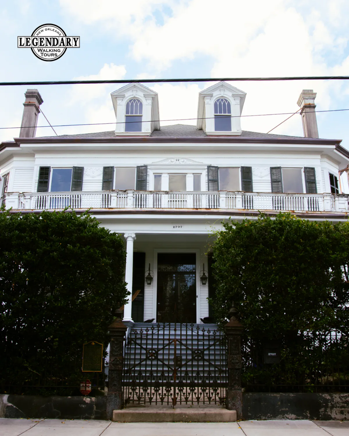 Historic mansion on First Street and Prytania Street in the Garden District