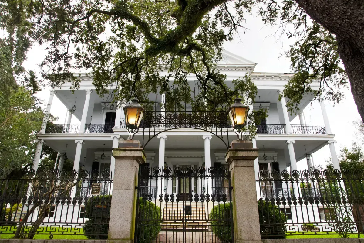 Garden District mansion for the Oak Alley, Whitney, and Garden District package