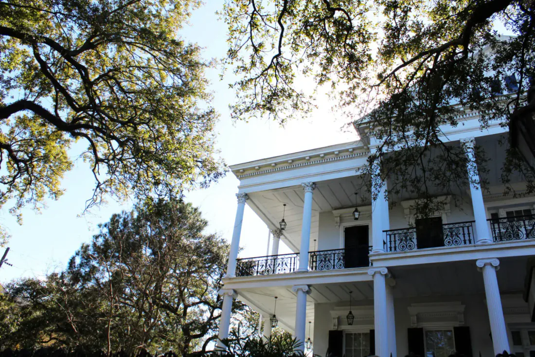 White Garden District mansion in New Orleans
